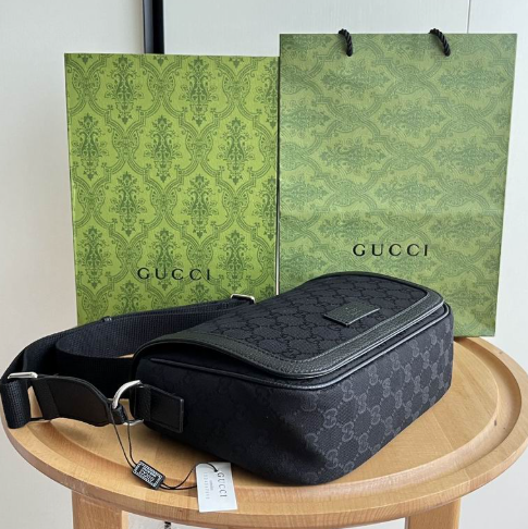 Gucci Luxury Big Arm Purse – Elegant & Timeless