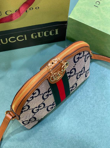 Gucci – Luxury Small Purse